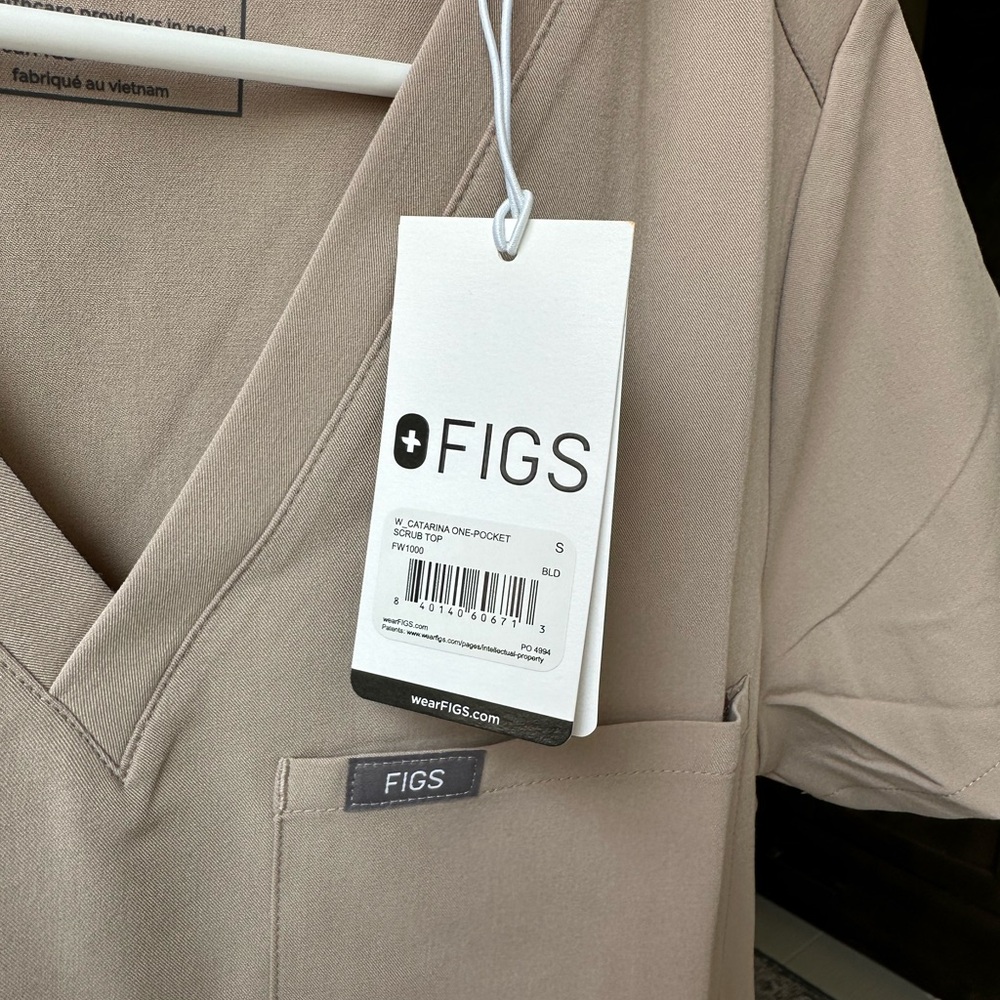 Catarina One Pocket Scrub Top in Boulder - Picture 3 of 7